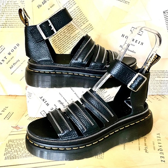 Urban Outfitters Dr Martens Clarissa 11 Quad Hdw Sandal Black Leather - Picture 5 of 9